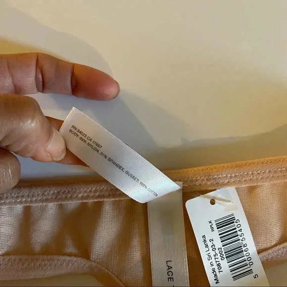 Gap seamless lace thong  - Picture 5 of 10